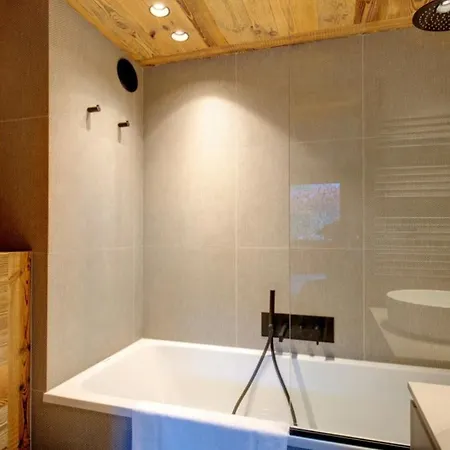 Mont Charmant Apartment